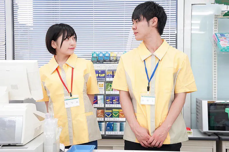 Bí mật lén lút ông chồng khi đi làm thêm ở cửa buồi tiện lợi